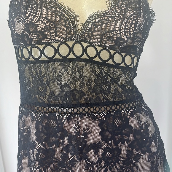 Stunning  Victoria’s Secret Delicate Nightie - Picture 3 of 7